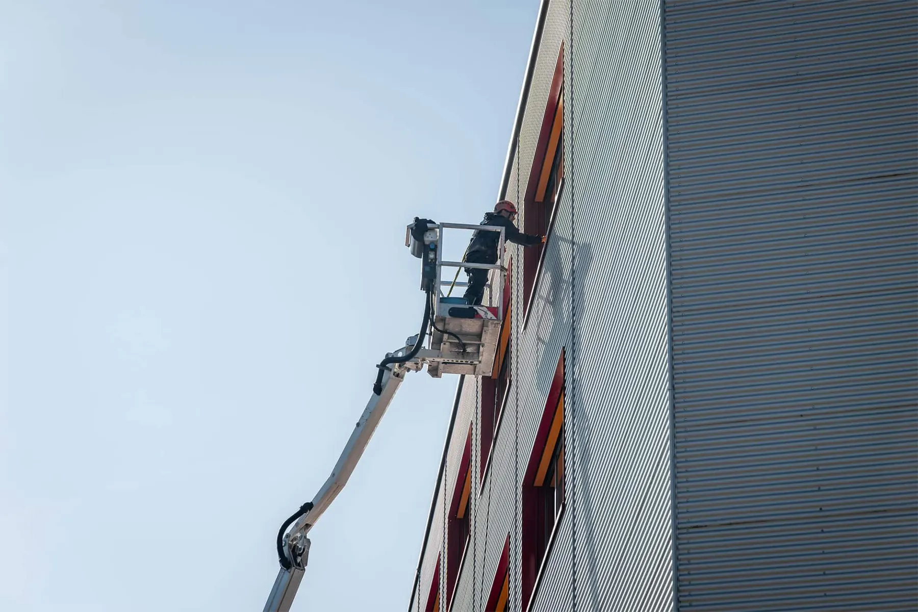 Spezialreinigung an Fassade